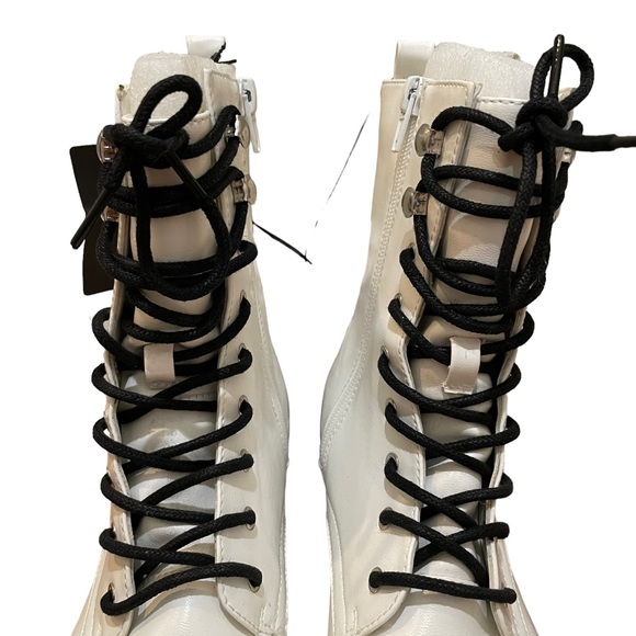 Forever 21 Faux Leather Lace Up Combat Boots White and Black Size 5.5 - Picture 4 of 9